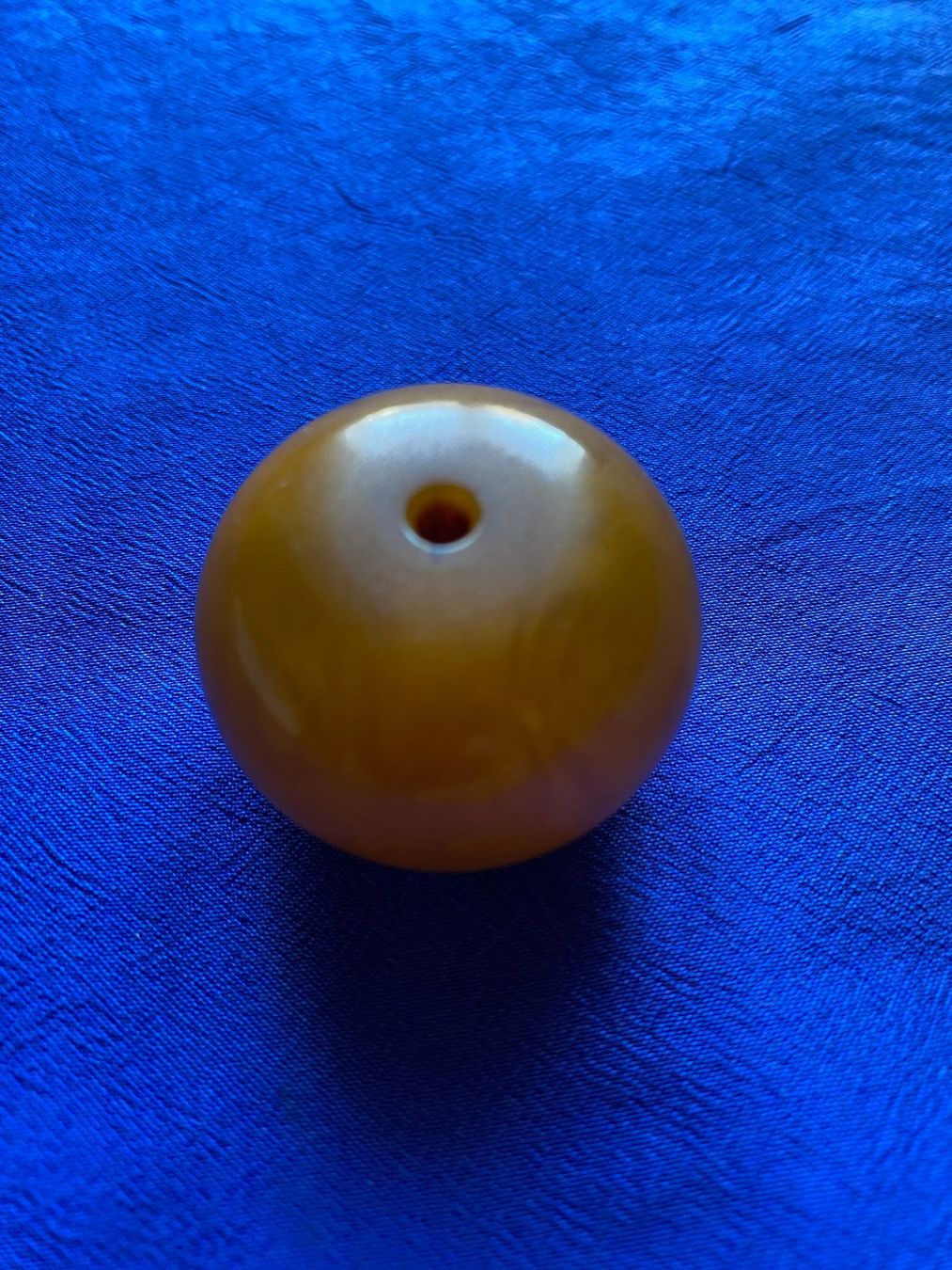 Pendentifs: Bakelit Schmuck-Kugel – D'occasion à Winterthur par brbrtt2