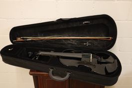 Gear4music Geige 4/4 Schwarz – mit Etui & Boge