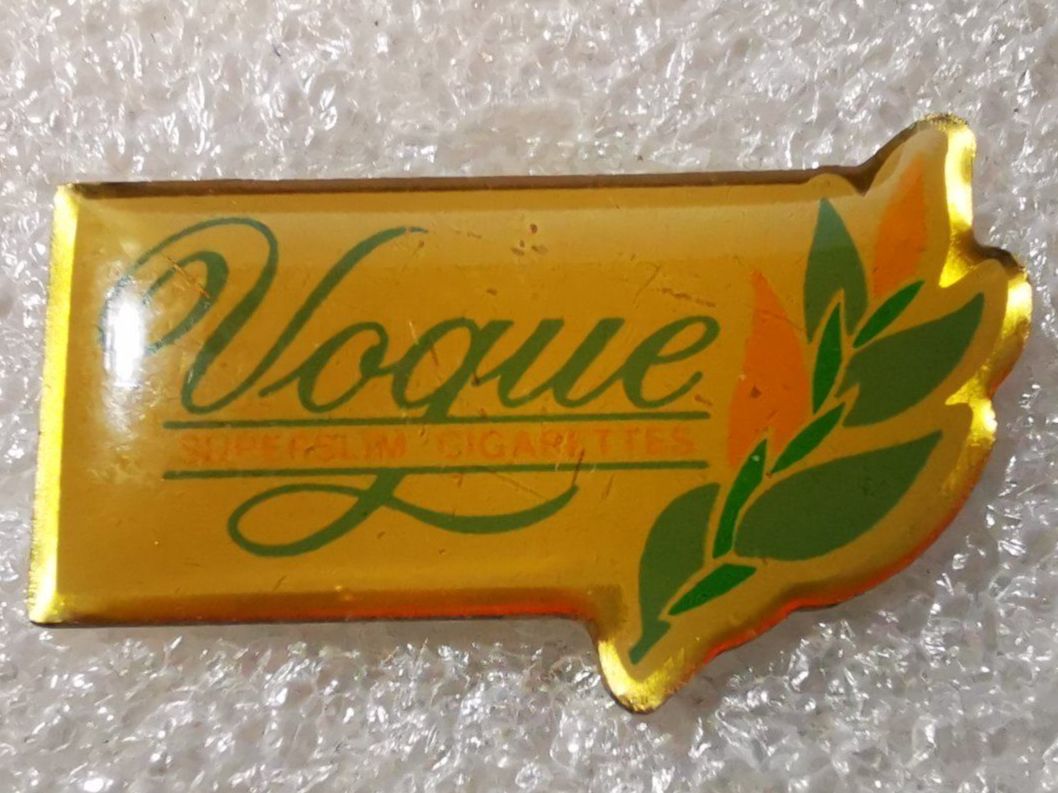 Placchette & Badge: Ansteckpin 9: Vogue – Usato da Oppligen venduto da Pin-Fall-Shop