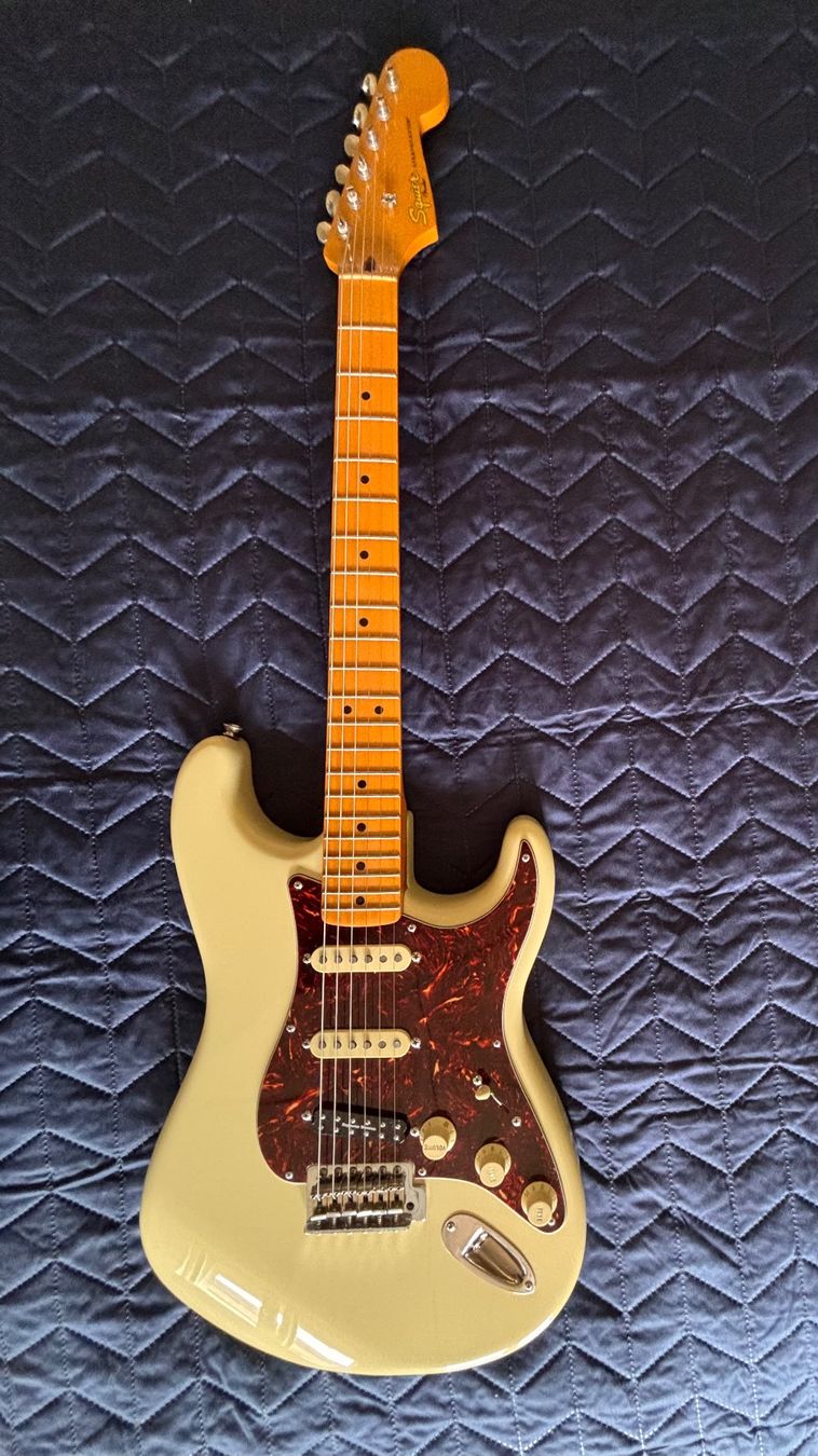 Squier Strumenti musicali: 2007 Fender Squier 50's Classic Vibe Stratocaster – Usato da Buch SH venduto da JTThomas 1
