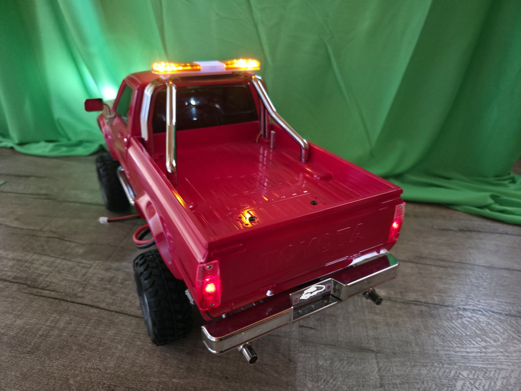 Tamiya Modellismo RC: Scale Crawler Toyota Hilux RC Modell – Usato da Oberiberg venduto da Obi1073 2