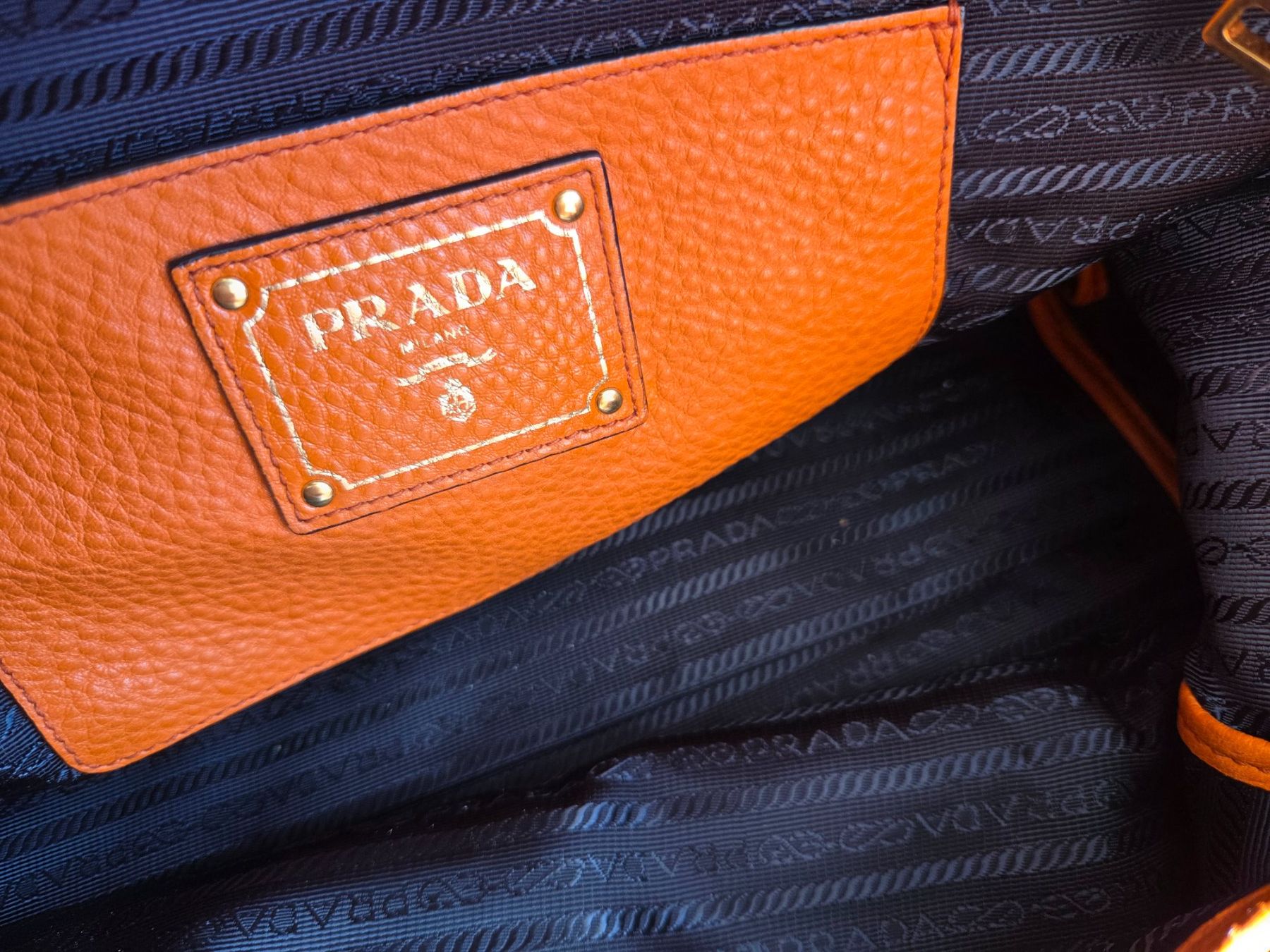 Borse da donna: PRADA Tasche original Leder orange – Usato da Minusio venduto da Ninfa54 5