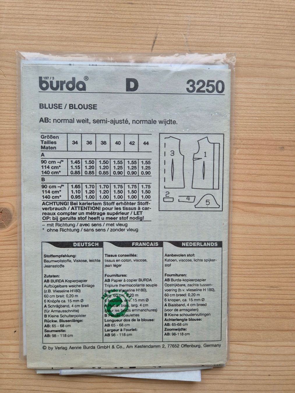 Patrons: Schnittmuster Burda: Sommerbluse – D'occasion à Büttikon AG par Annale 1