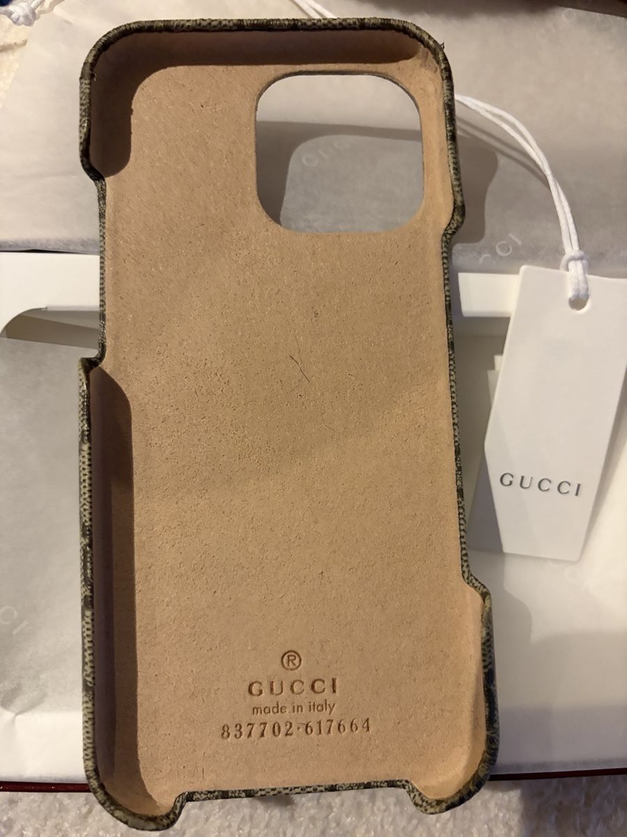 Gucci Covers & Schutzfolien: Gucci - Coque IPhone 16 Pro Max – Gebraucht aus Neuenegg von Sarytha_22 2