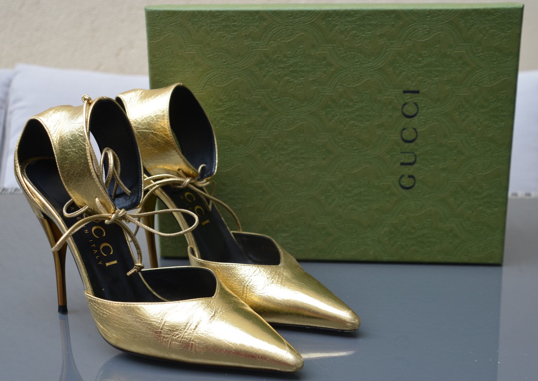 Gucci Scarpe da donna: Pumps Gucci Priscilla. 39,5 – Usato da Collonges venduto da Auganien