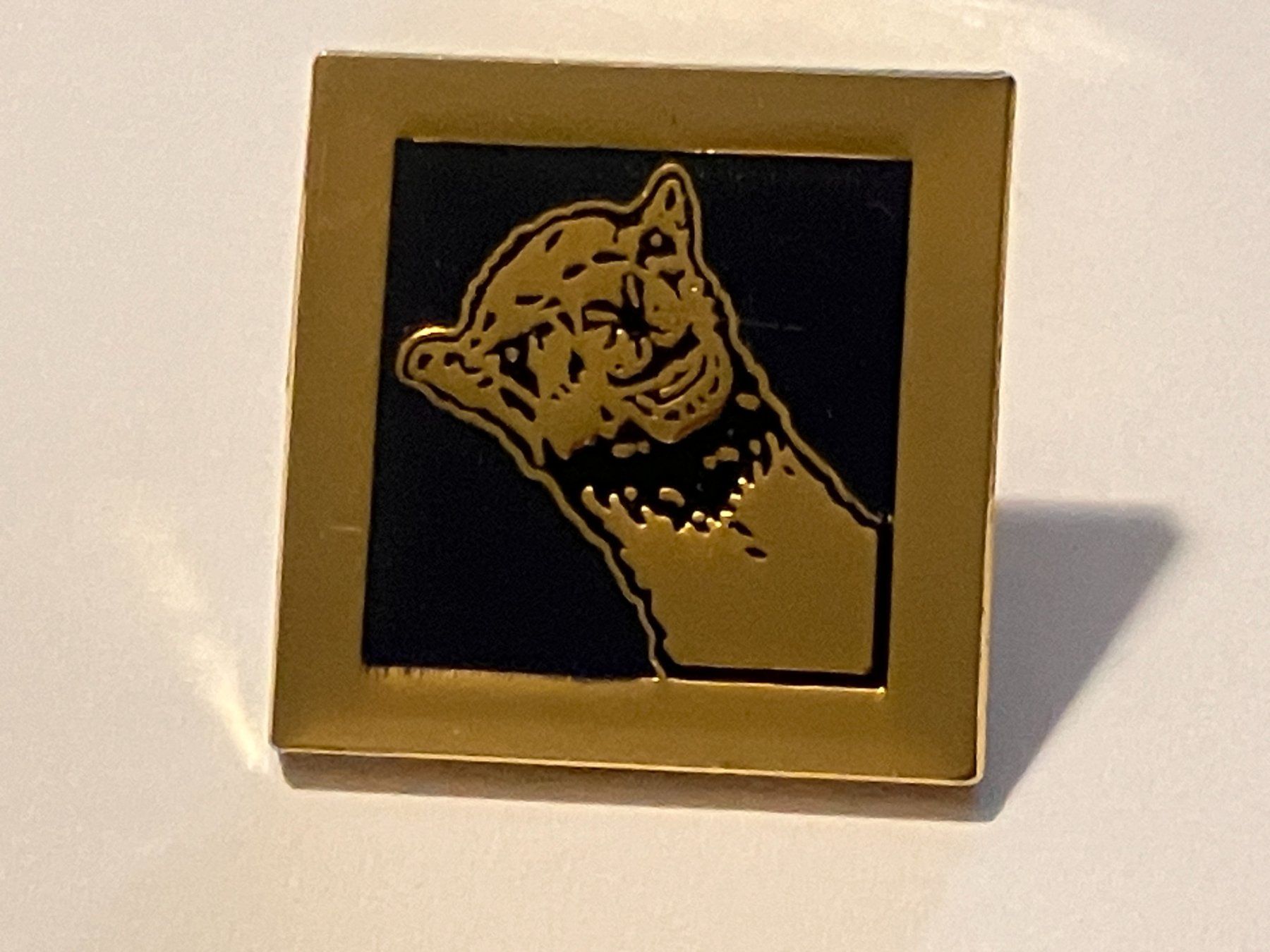 Placchette & Badge: 1 Pin Alpaca – Usato da Basel venduto da djwwpp