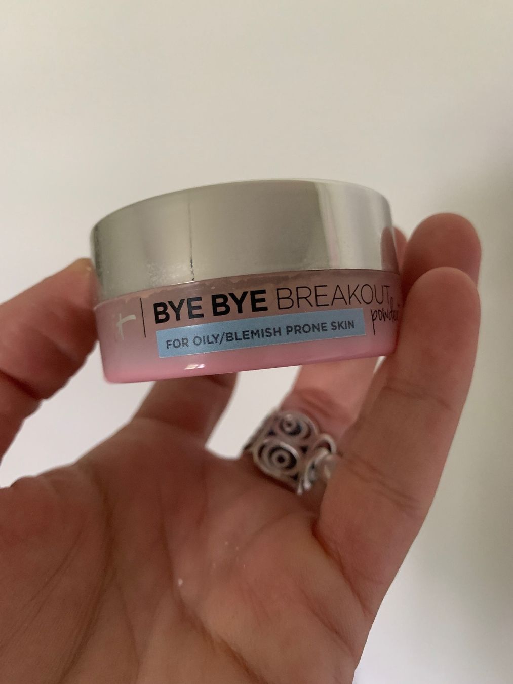 Make-up: IT COSMETICS BYE BYE BREAKOUT POWDER Translucent, 6,8g..Voll – Gebraucht aus Zürich von deruja 3