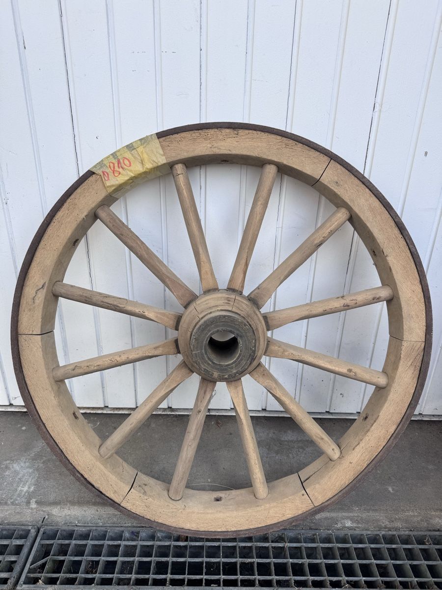 Pneus & Kompletträder: Antikes Wagenrad Holzrad 81cm Durchmesser – Gebraucht aus Niederbüren von Oetschli