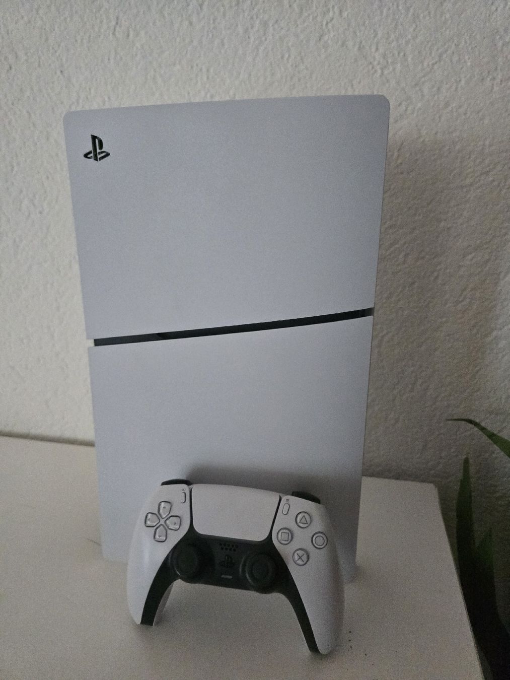 Sony Consoles: PlayStation 5 Konsole mit Controller weiss Top Zustand – Neuf (Voir description) à Wabern par Aline91