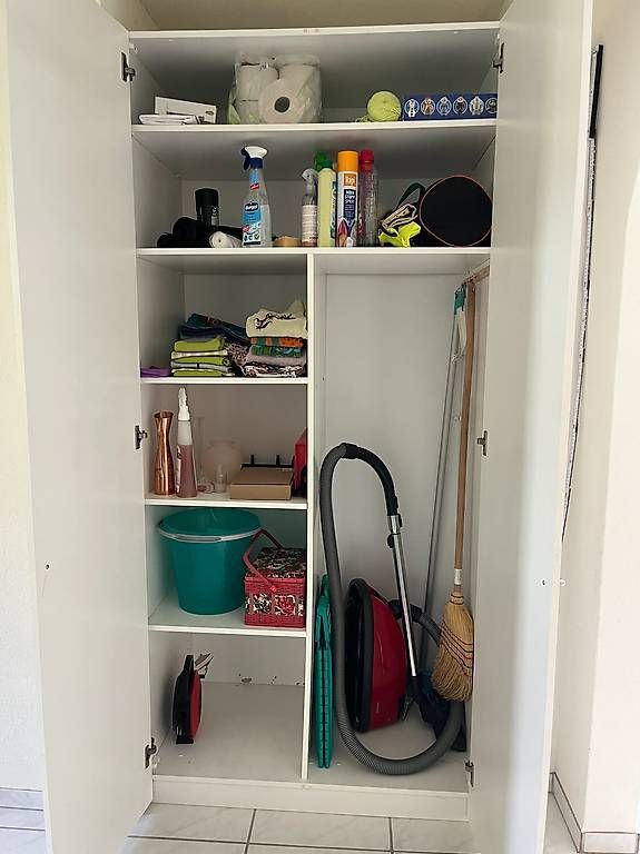 Armadi: Weisser Schrank, 100x220x60 – Usato da Buttwil venduto da Pixie30 1
