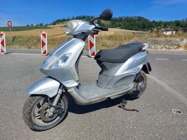 Piaggio FLY 125 ccm Roller Scooter 7.65kw  ab 1 Fr.-