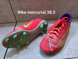 crampons de foot Nike Mercurial 38,5