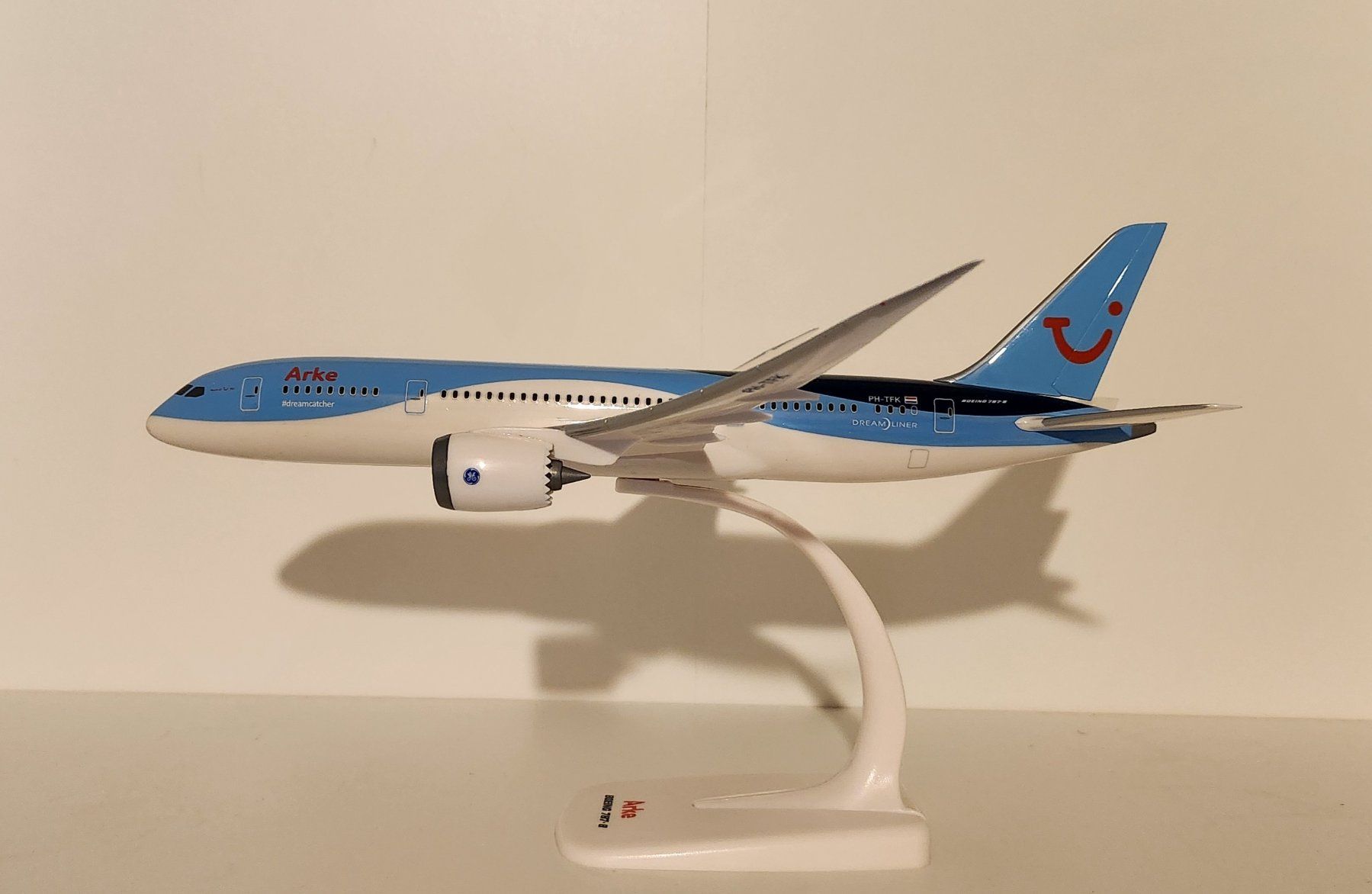Herpa Modellbausätze & Standmodelle: Herpa Snap-fit Arke Boeing 787-8 – Gebraucht aus Wittenwil von ced_q8j7 2
