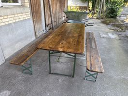 Gartentisch mit 2 Bänken Holz Metall guter Zustand