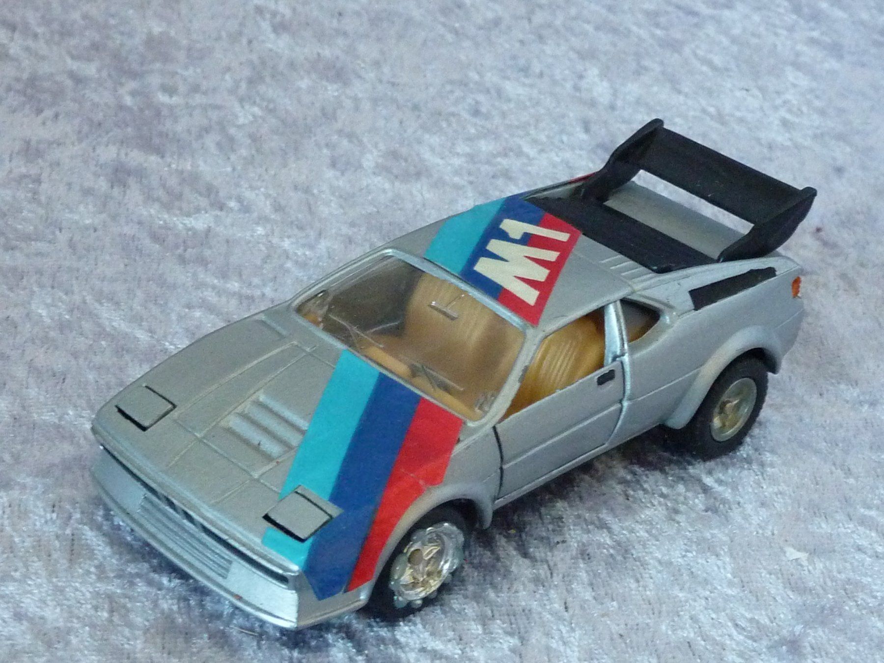 BMW Modellautos: BMW M1 1:43 – Gebraucht aus Dürrenäsch von modellautos4you