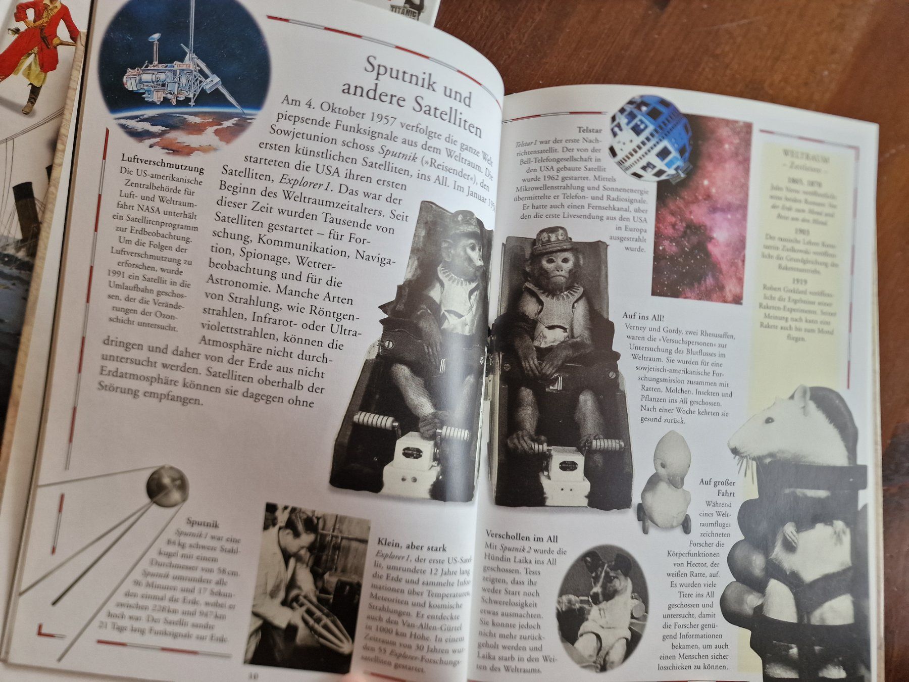 Libri: Der Weltraum   &   Schiffswracks – Usato da Röthenbach i. E. venduto da Heureka5 6