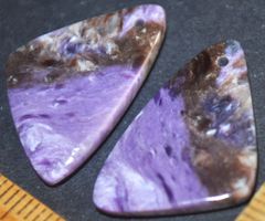 Cabochon Set L-4977 – 1 Paar Charoit gelocht für Ohranhänger