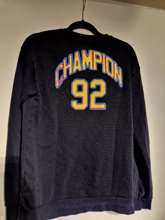 Sweatshirt Champion schwarz Grösse XL 162/167 Zustand gut