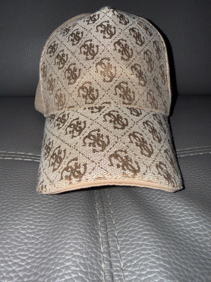 Guess Hüte, Mützen & Caps: Cappellino Guess Milano – Gebraucht aus S. Vittore von valerio_lvca