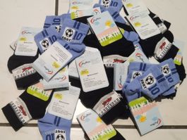 29 Stück Babysocken Gr. 00 (15-16)