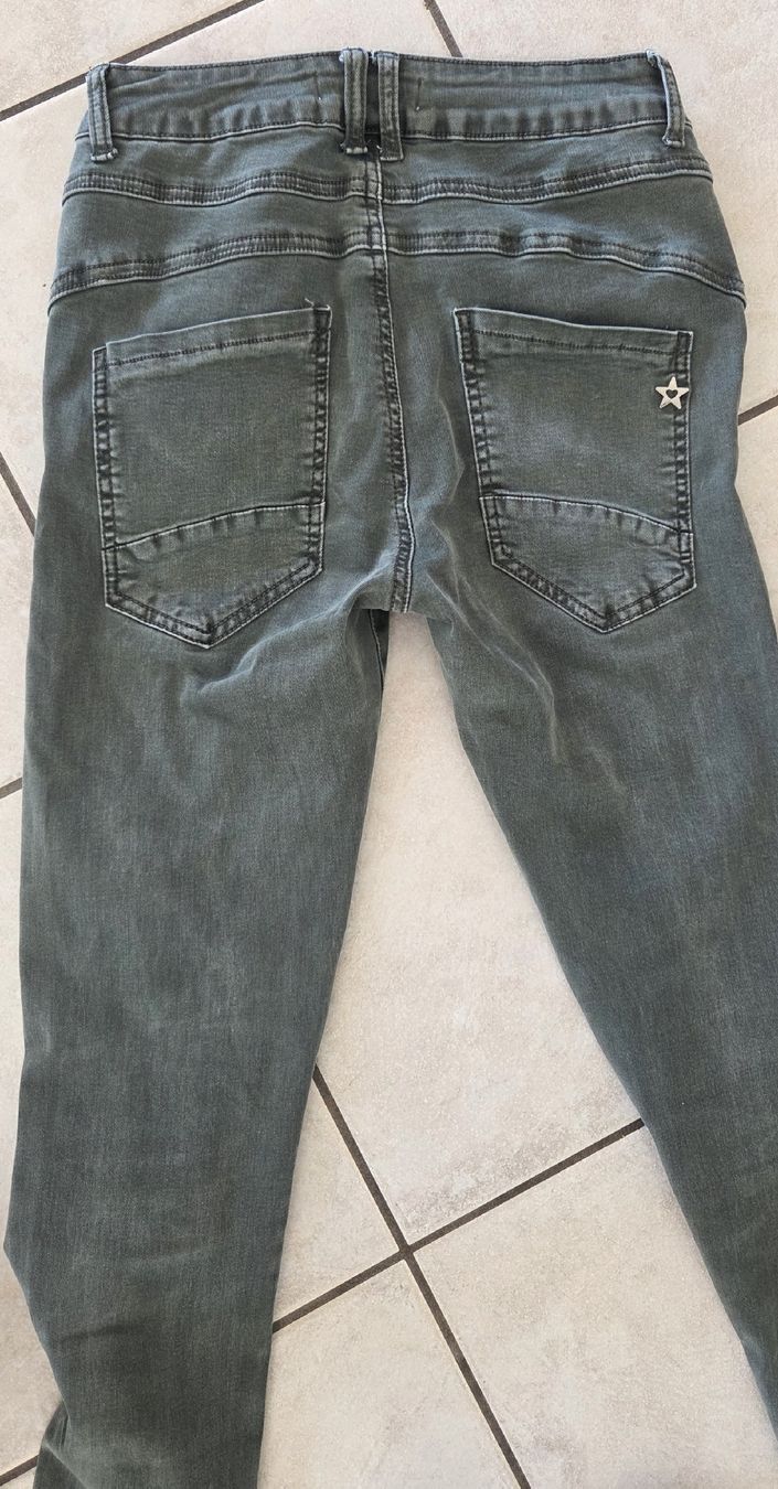Pantaloni: Hose highwaiste Gr. 36 sehr elastisch – Usato da Lyss venduto da Urma5 3