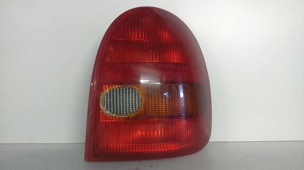 Opel Fari: Opel Corsa B. Rückleuchte > rechts. – Usato da Ibach venduto da Zingi73