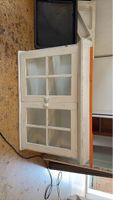 Wandschrank weiss mit Glastueren gebraucht