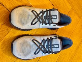 Chaussures On Cloud X 4, EU 42, jamais portées