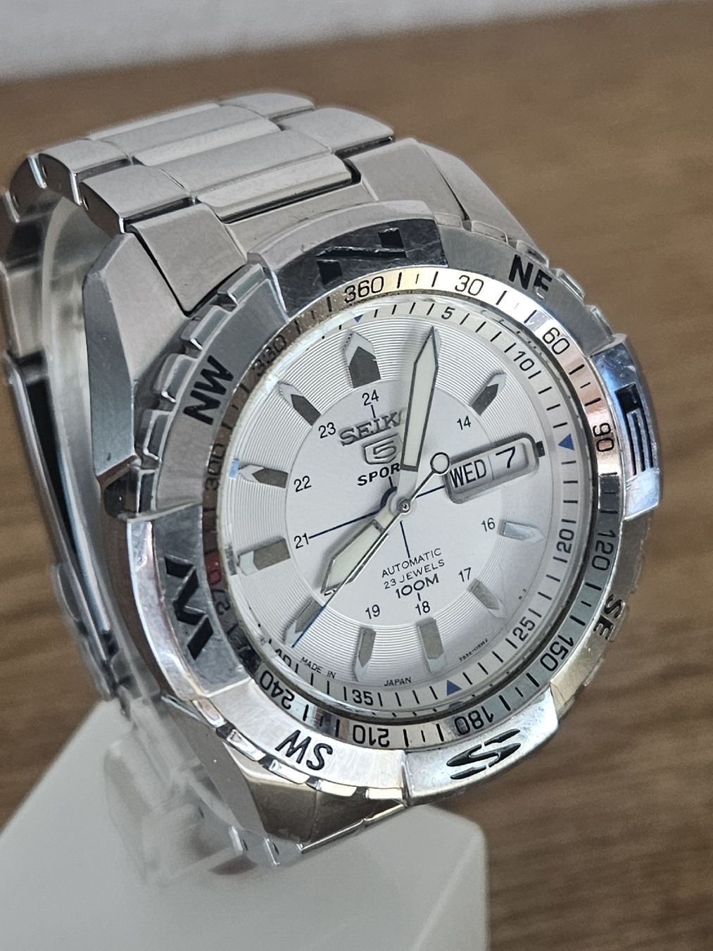 Seiko Orologi: Seiko 5 Sports Compass "White Navigator" Automatic Uhr 44mm – Usato da Flamatt venduto da pie_f9zm 1