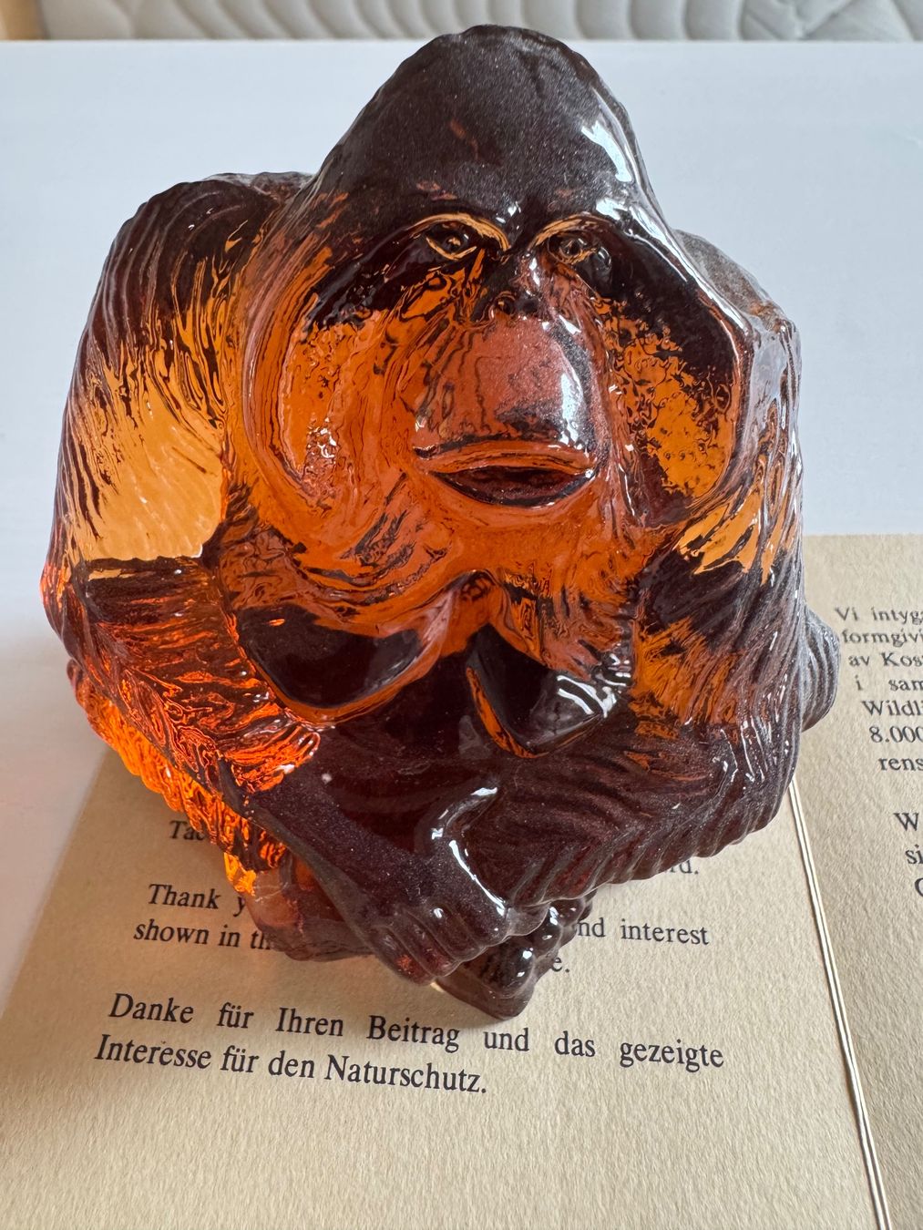 Kosta Boda Statuette: Orang-Utan WWF Nr. 5228 – Usato da golaten venduto da Hubas