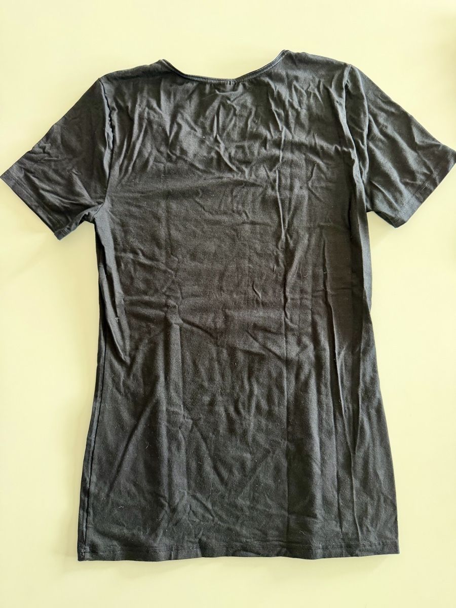 T-shirt: Schwarzes T-Shirt, Gr. S / ISA – Usato da Hombrechtikon venduto da ViNo1604 1