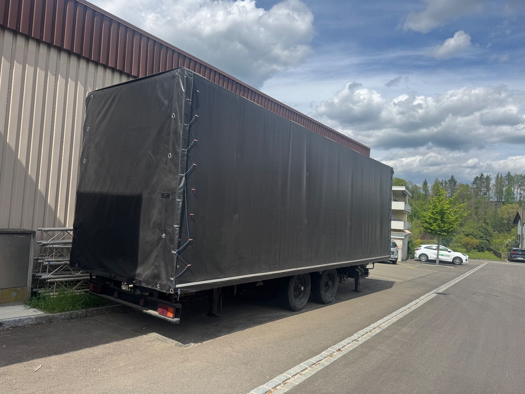 Sonstige Dekorationen & Accessoires: Mobile Bühne 9.5 x 6.5 m – Gebraucht aus Eiken von Skylight 4