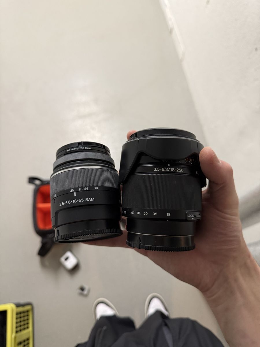 Sony Fotocamera: Sony Alpha A200 – komplettes Set mit 3 Objektiven & Blitz – Usato da Frauenfeld venduto da Pyro_Iced 5