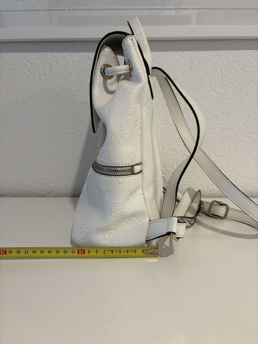Guess Rucksäcke: Rucksack – Gebraucht aus Bülach von kittygismo 3