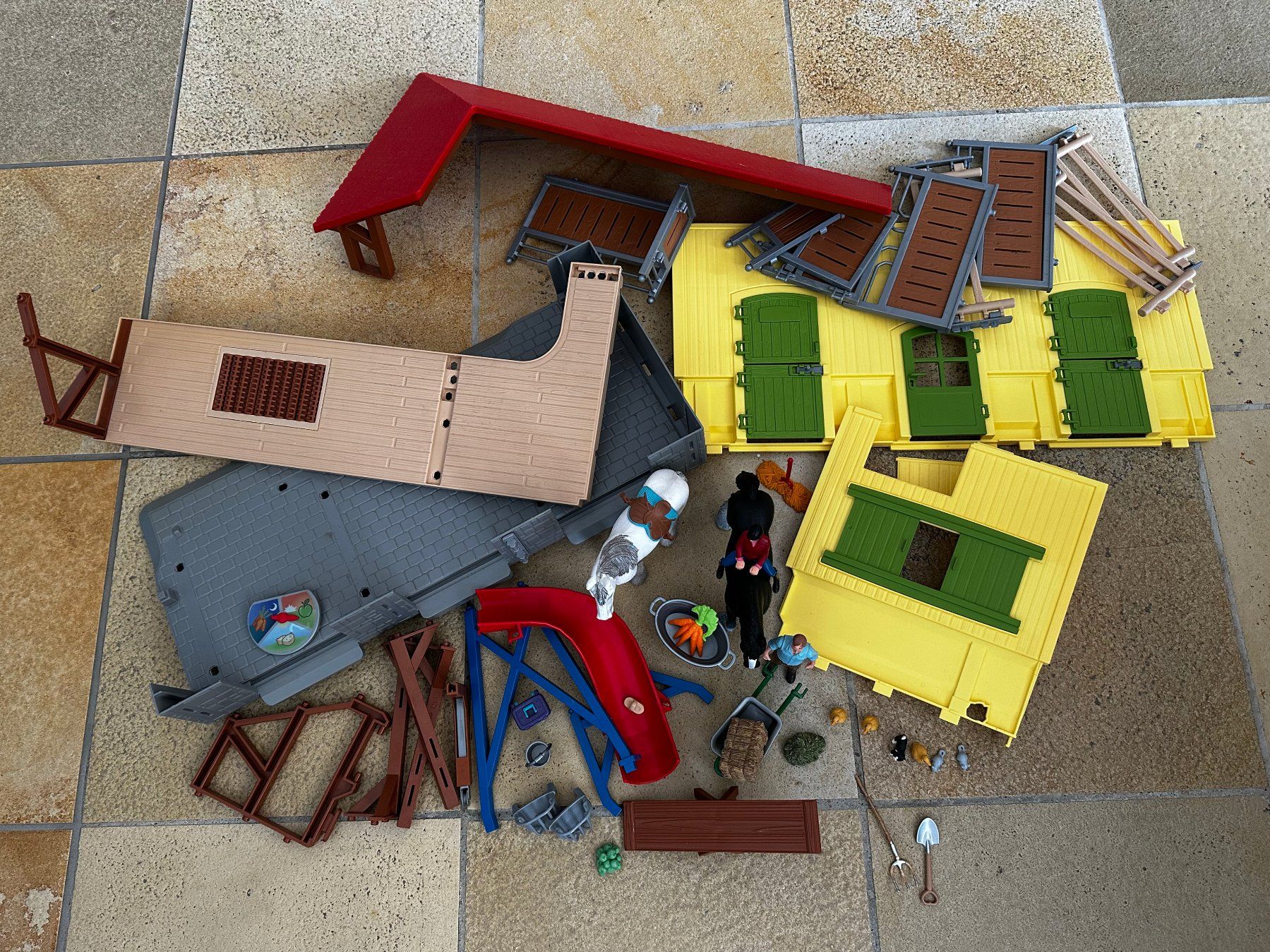 Schleich Spielzeuge: Schleich Bauernhof Pferdestall – Gebraucht aus Riedholz von Sendel 5