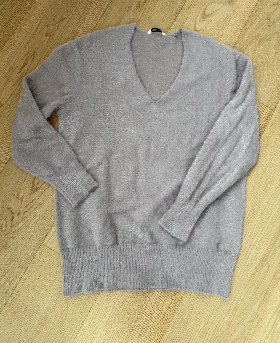 Maglioni & Felpe: Triumph MyWear Flauschiger Pullover, onesize – Usato da Hergiswil NW venduto da Labello01