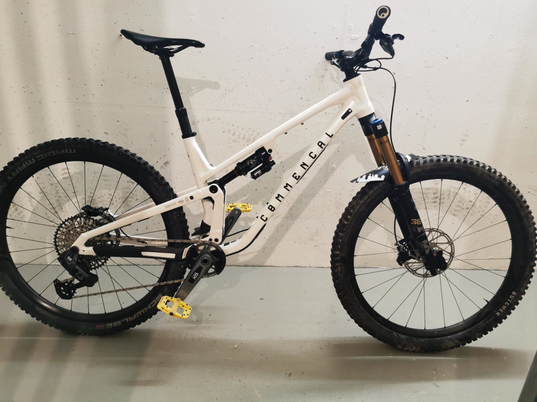 Commencal Biciclette: Commencal meta V5 L vtt – Usato da Bulle venduto da iwa_snz5