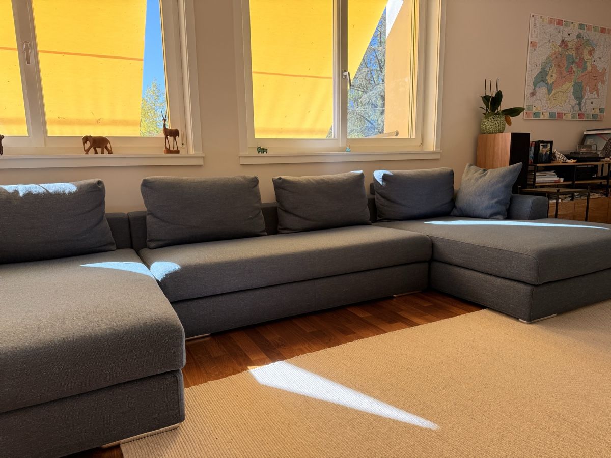 Sofas: Sectional Sofa – D'occasion à Luzern par meb_m6s8
