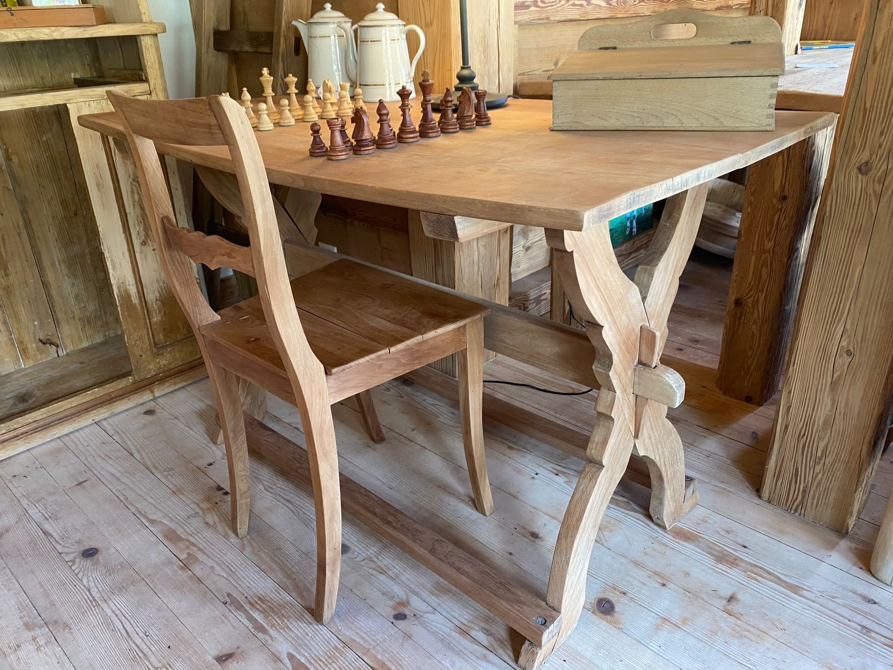 Tables: Alter Tisch – D'occasion à Lenk im Simmental par gwustu