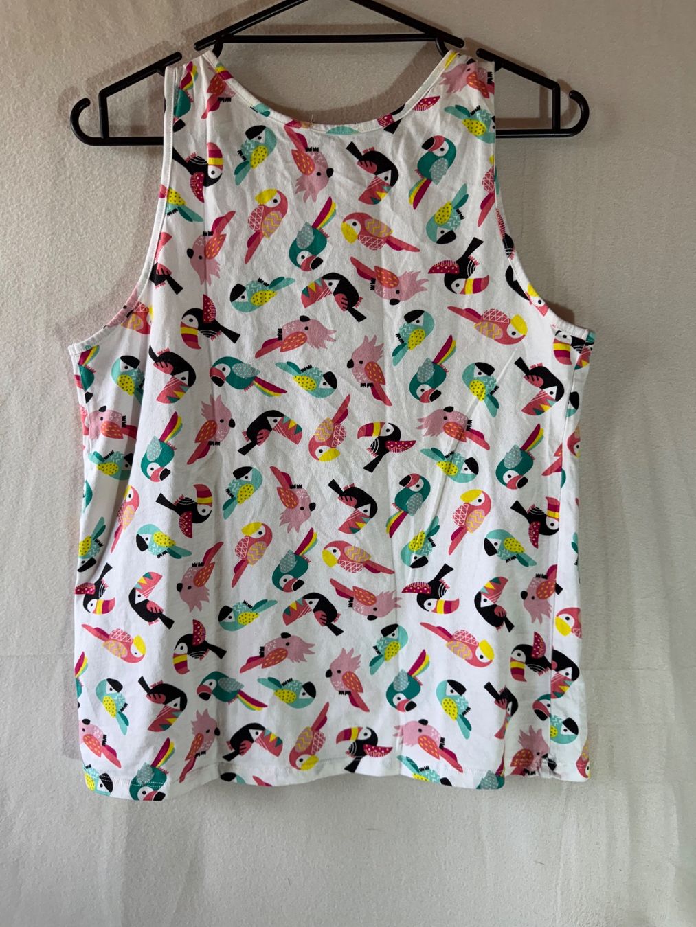 Top: Top mit bunten Papageien Gr. M – Usato da Grosswangen venduto da SALE_SALE_SALE 6