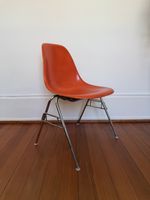 Herman Miller fibreglas Eames chair