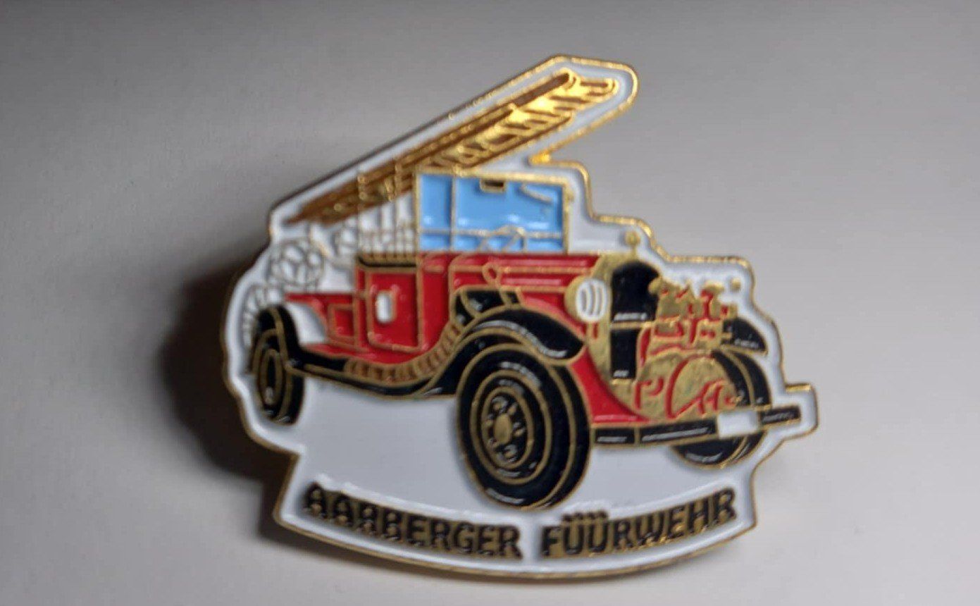 Placchette & Badge: Pin AARBERGER Feuerwehr – Usato da Ettenhausen TG venduto da Sstef9