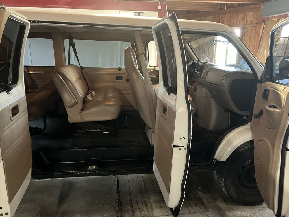 Dodge RAM 3500 Van 4