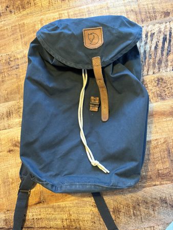 Sac à dos Fjällräven G-1000 bleu foncé usé