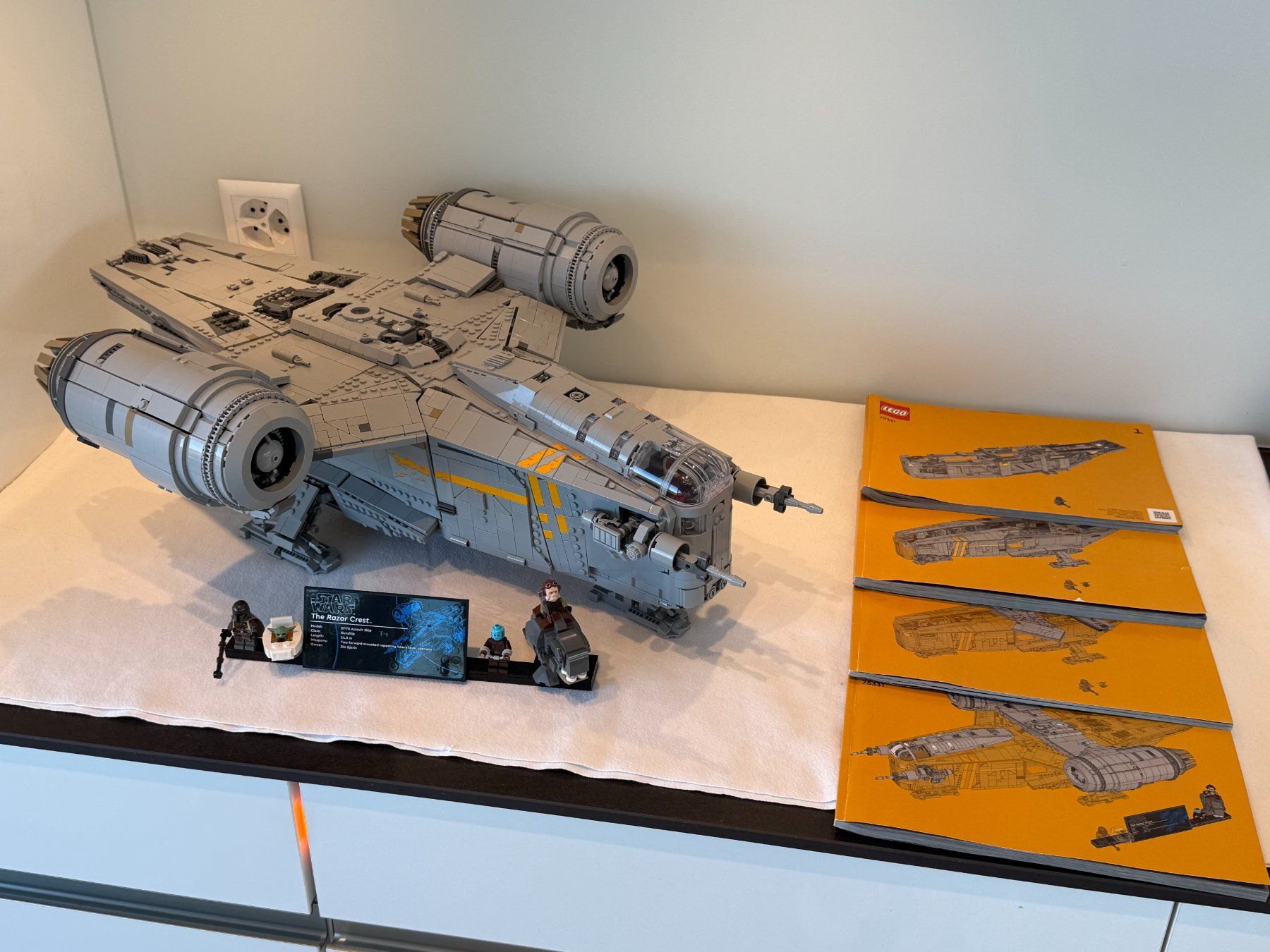 Lego Kit di costruzioni: LEGO 75331 UCS Razor Crest Komplett – Usato da Muri AG venduto da Lego-Collector 5