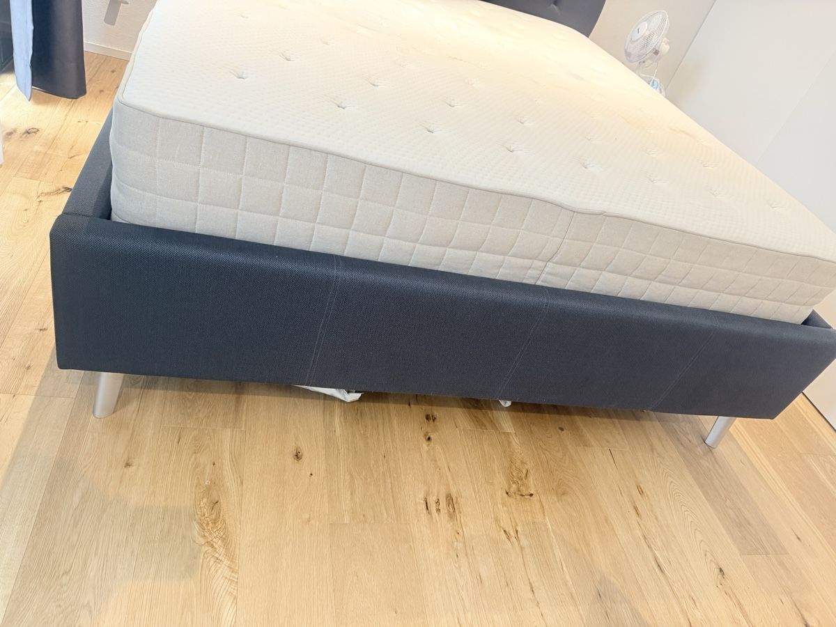 Lits: Bett180x200 – D'occasion à Binningen par mik_2r9l 4