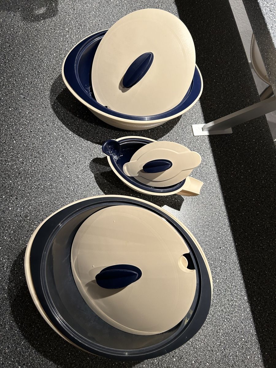 Tupperware Contenitori & Simili: Tupperware Schüsseln mit Deckel, 3er Set, gebraucht – Usato da Hettiswil venduto da chuengu1973