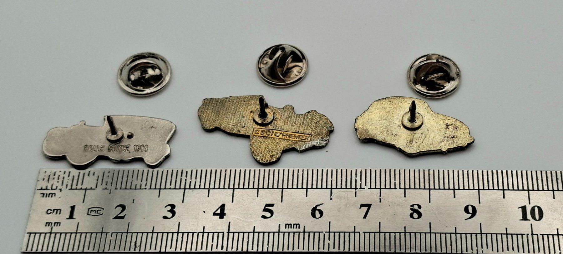 Plaketten & Abzeichen: 3 Pins Oldtimer – Gebraucht aus Kriens von Wolly85 1
