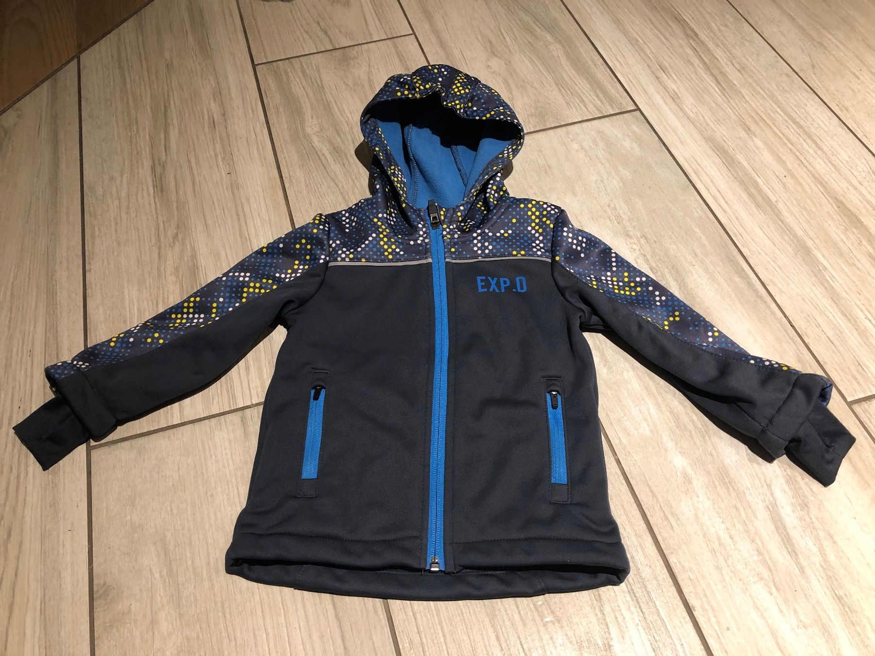 Giacche & Cappotti: Sehr schöne Softshelljacke Gr 86/92 – Usato da Gelterkinden venduto da ale_yrh7