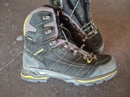 Wanderschuhe LOWA